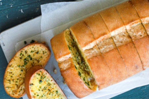 La Famiglia Bread Stone Baked Baguette Garlic 400 g